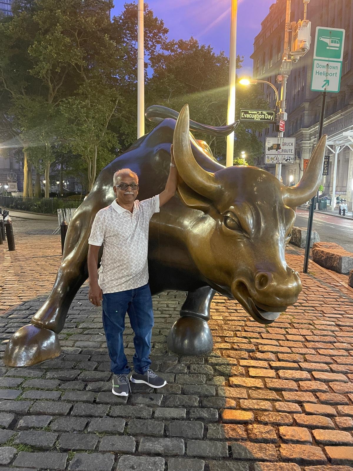 BB FDS Founder at the Charging Bull